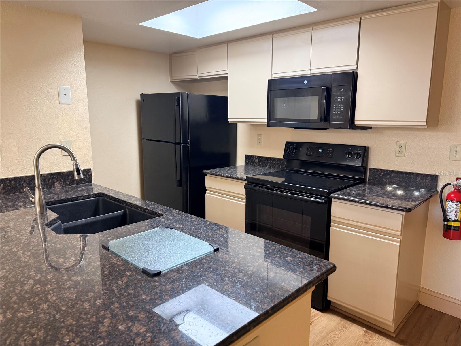 Image 7 of 16 For 2498 Sweetwater Club Circle 61