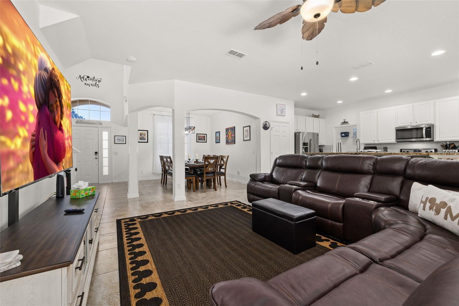 Image 10 of 80 For 4064 Oaktree Drive