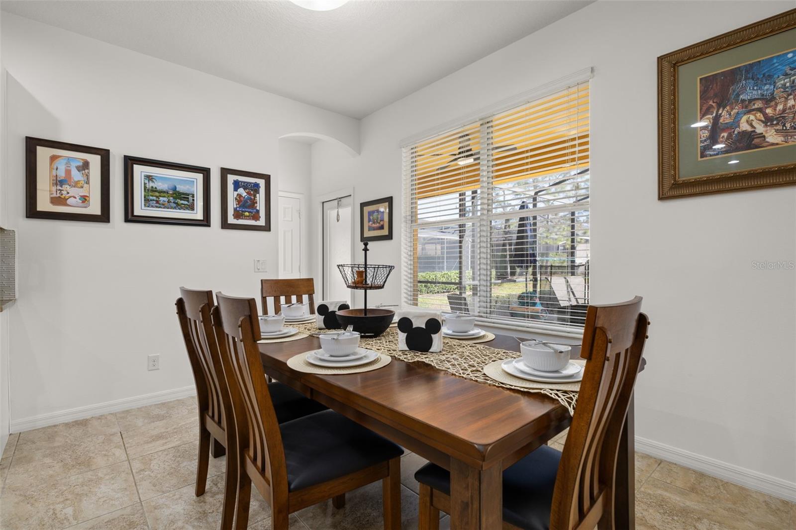 Image 13 of 80 For 4064 Oaktree Drive