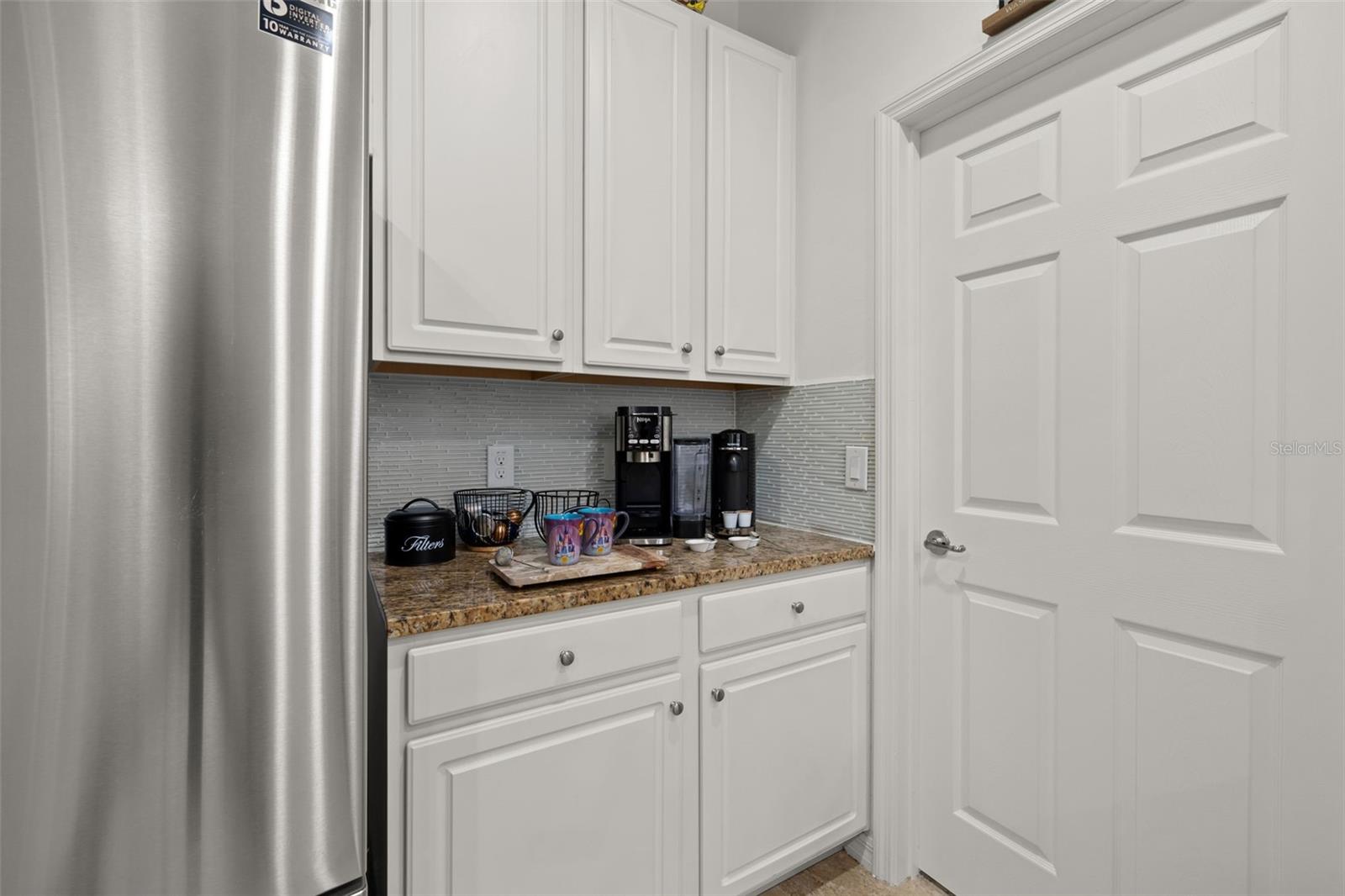 Image 19 of 80 For 4064 Oaktree Drive