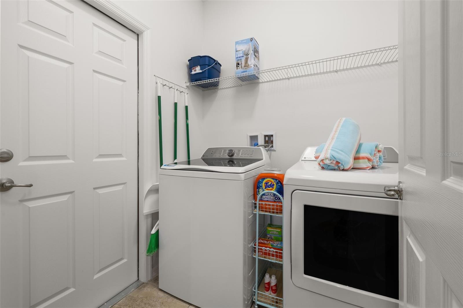 Image 20 of 80 For 4064 Oaktree Drive