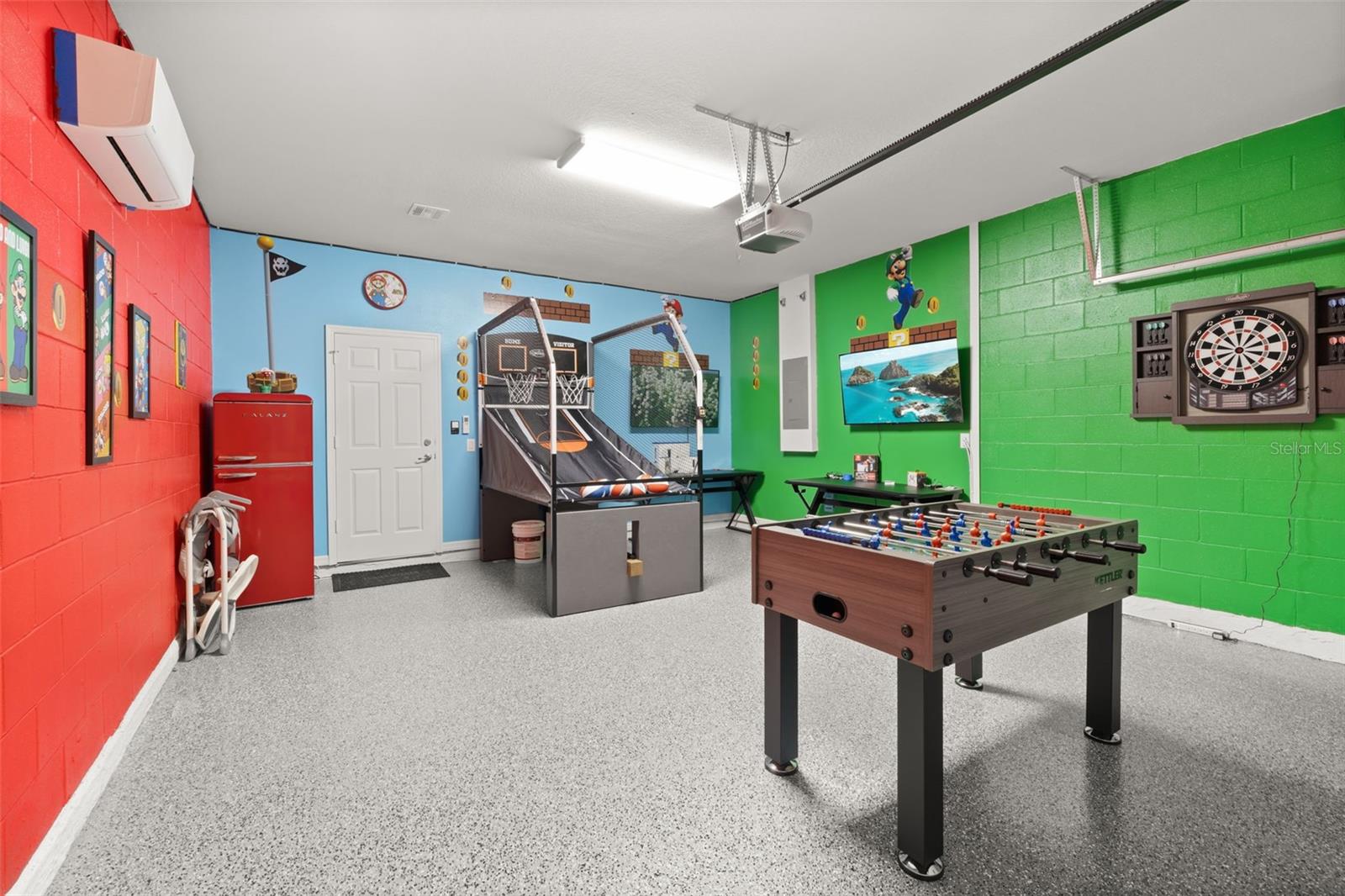 Image 21 of 80 For 4064 Oaktree Drive