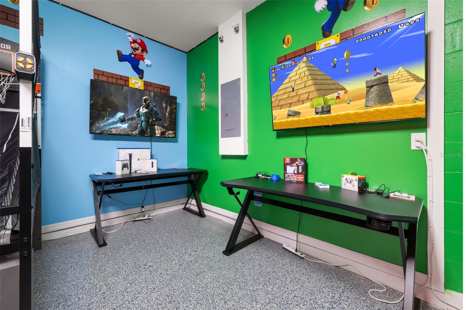 Image 23 of 80 For 4064 Oaktree Drive