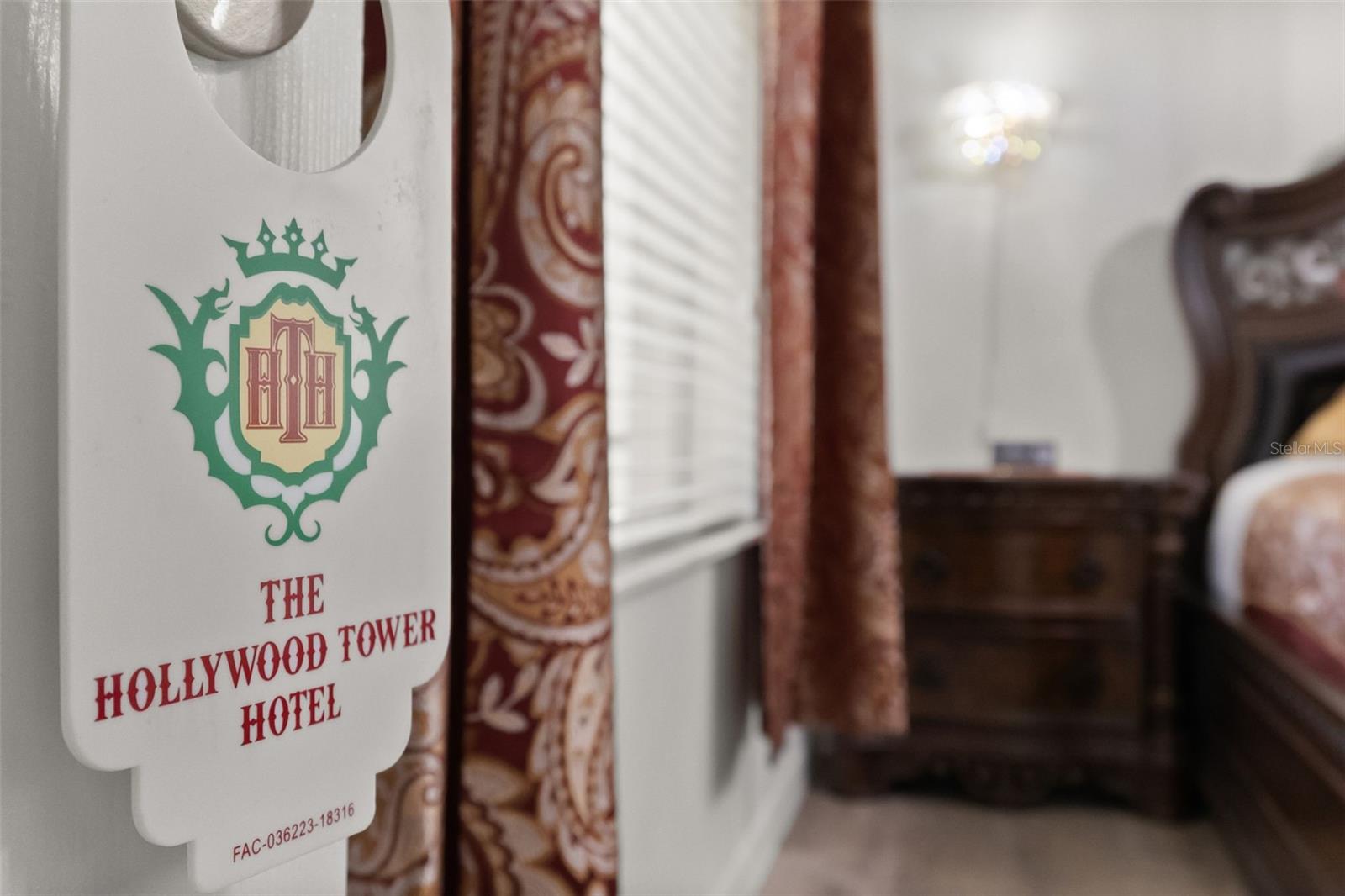 Image 27 of 80 For 4064 Oaktree Drive