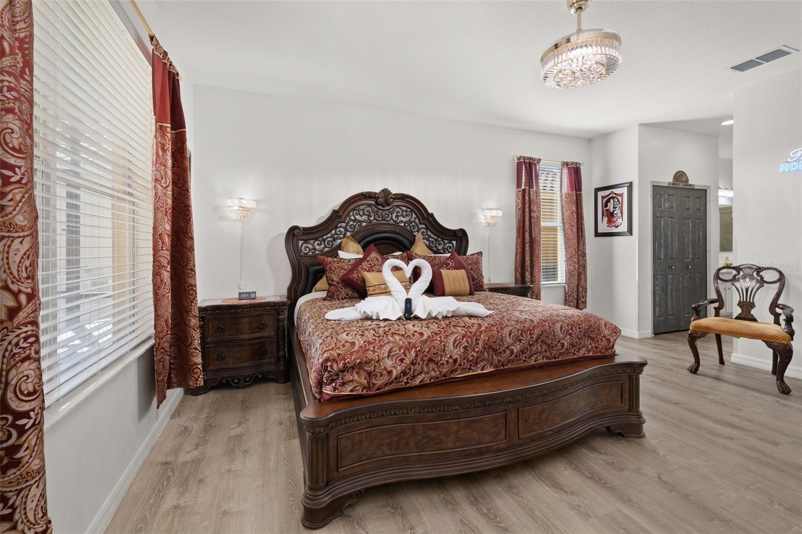 Image 28 of 80 For 4064 Oaktree Drive