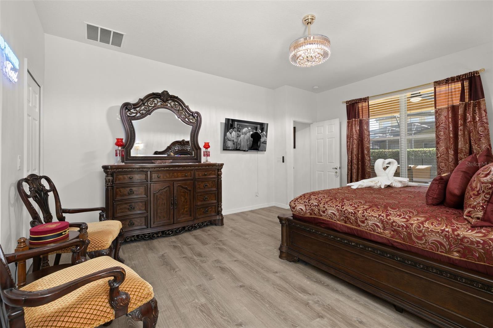 Image 30 of 80 For 4064 Oaktree Drive