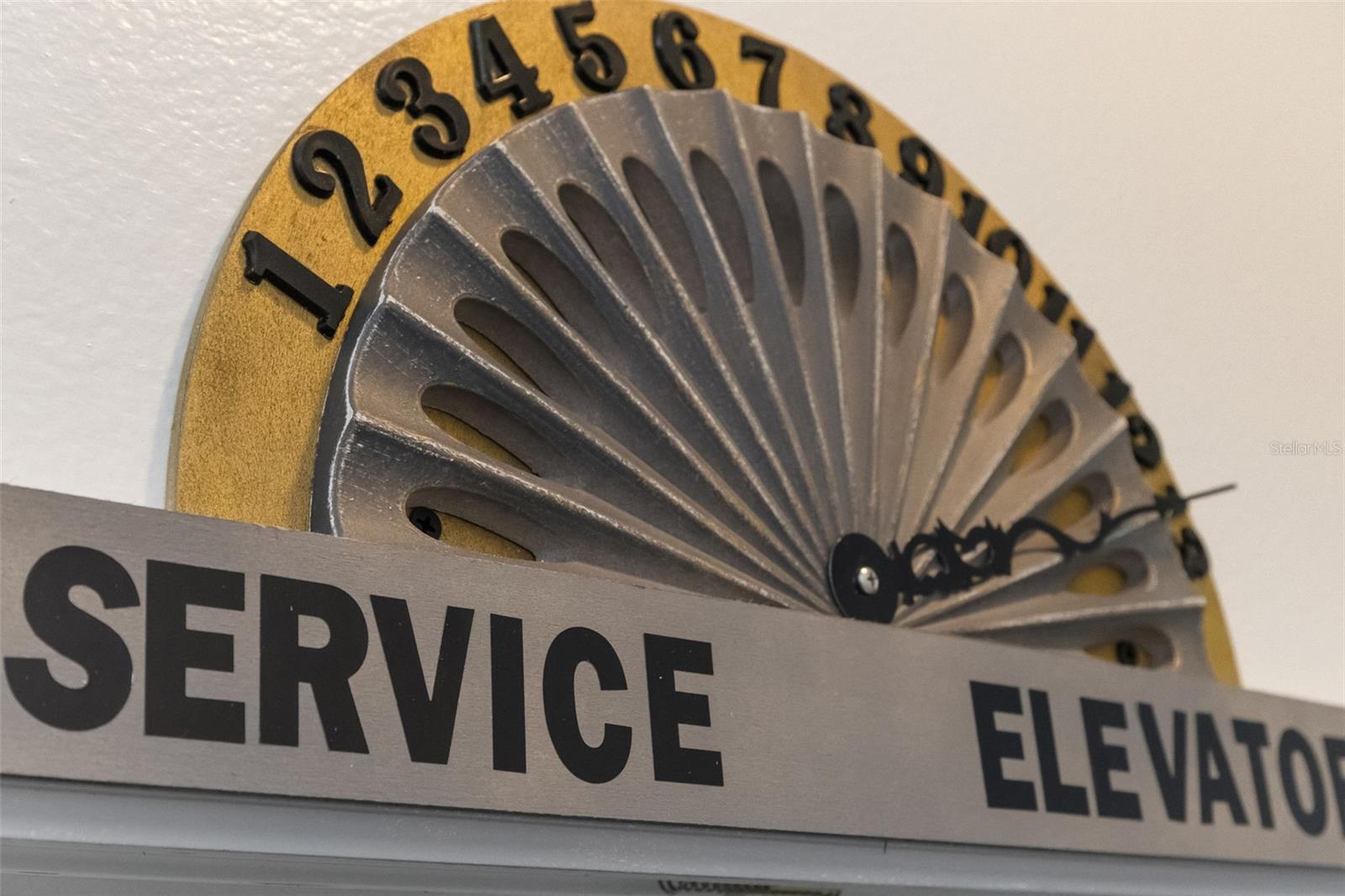 Image 33 of 80 For 4064 Oaktree Drive