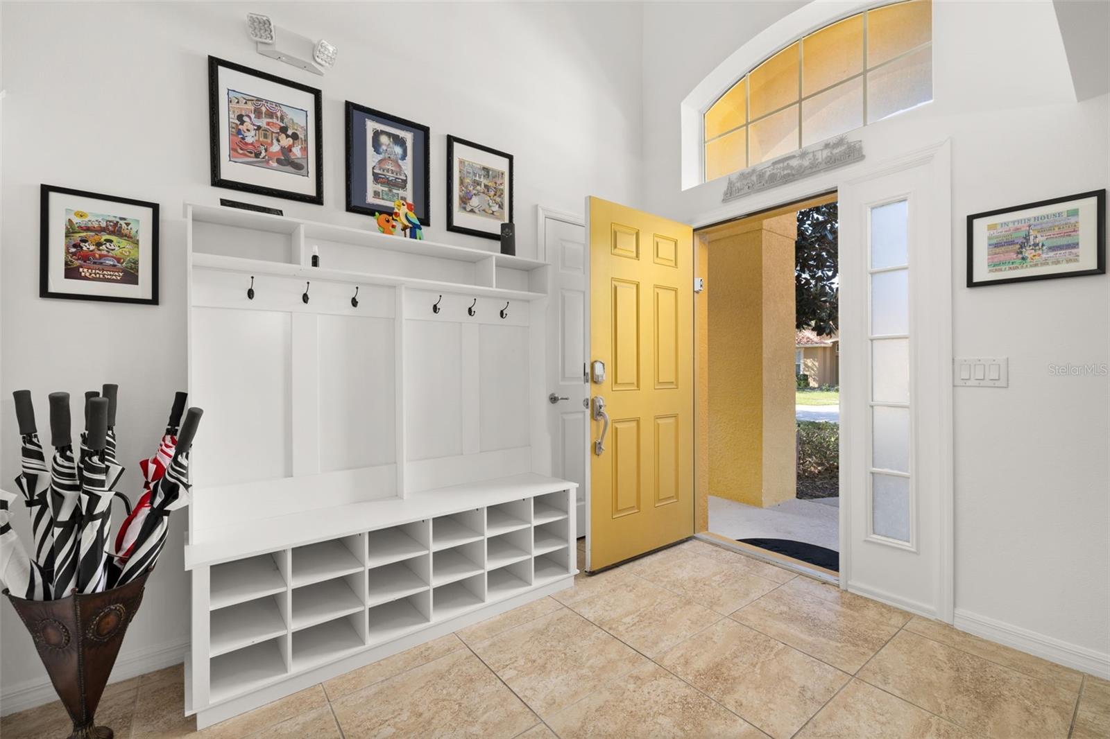 Image 4 of 80 For 4064 Oaktree Drive