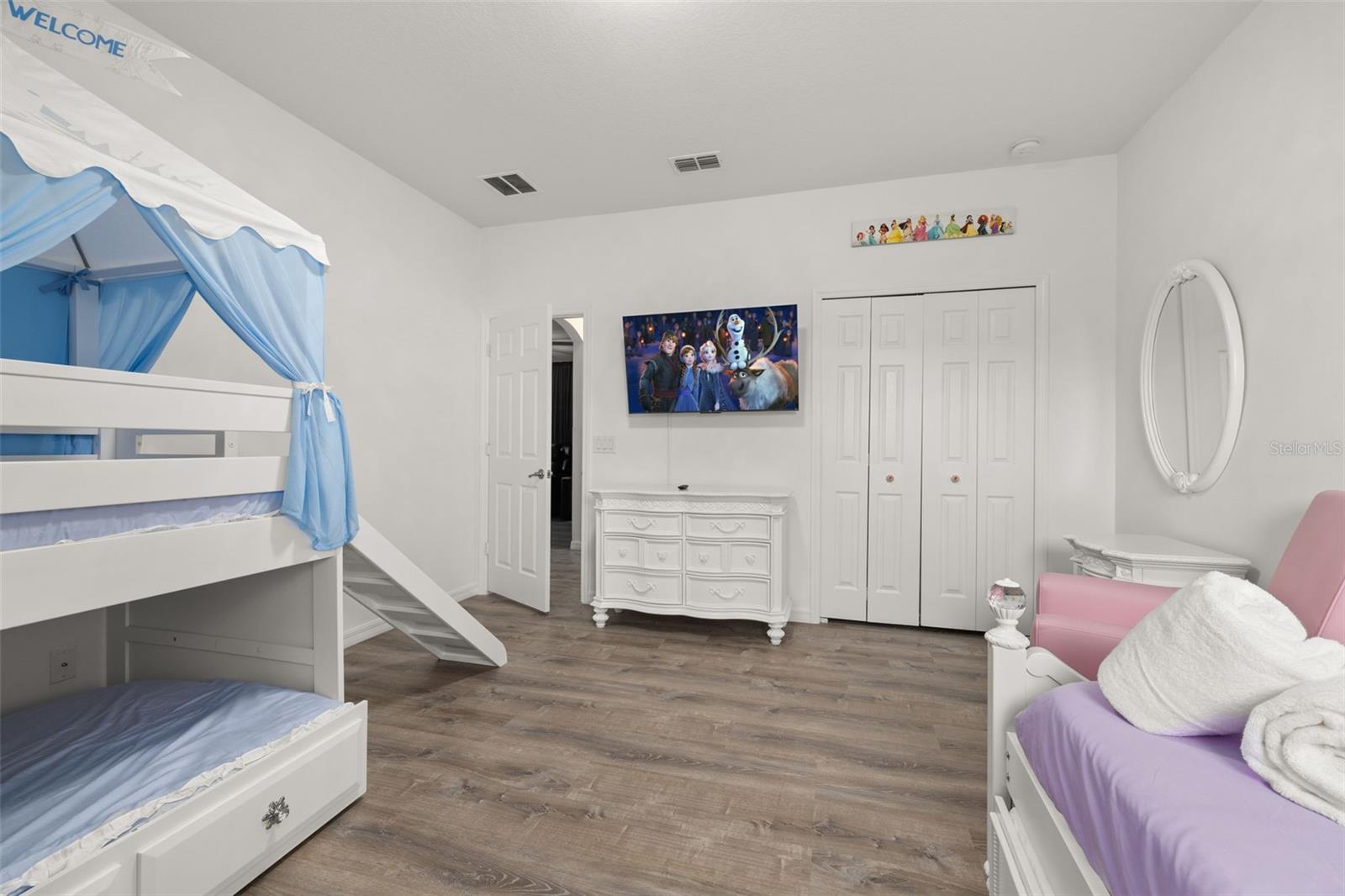 Image 50 of 80 For 4064 Oaktree Drive