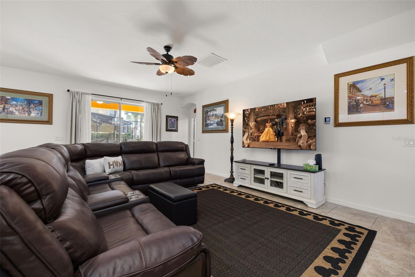 Image 9 of 80 For 4064 Oaktree Drive