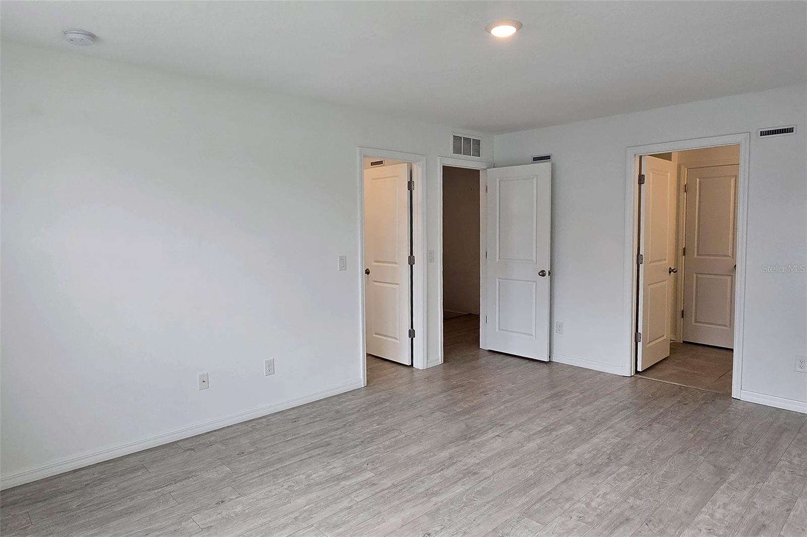 Image 14 of 46 For 742 Longboat Drive