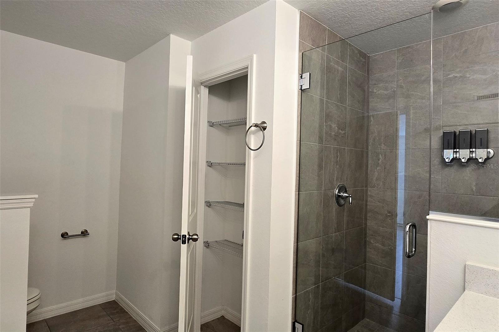 Image 16 of 46 For 742 Longboat Drive