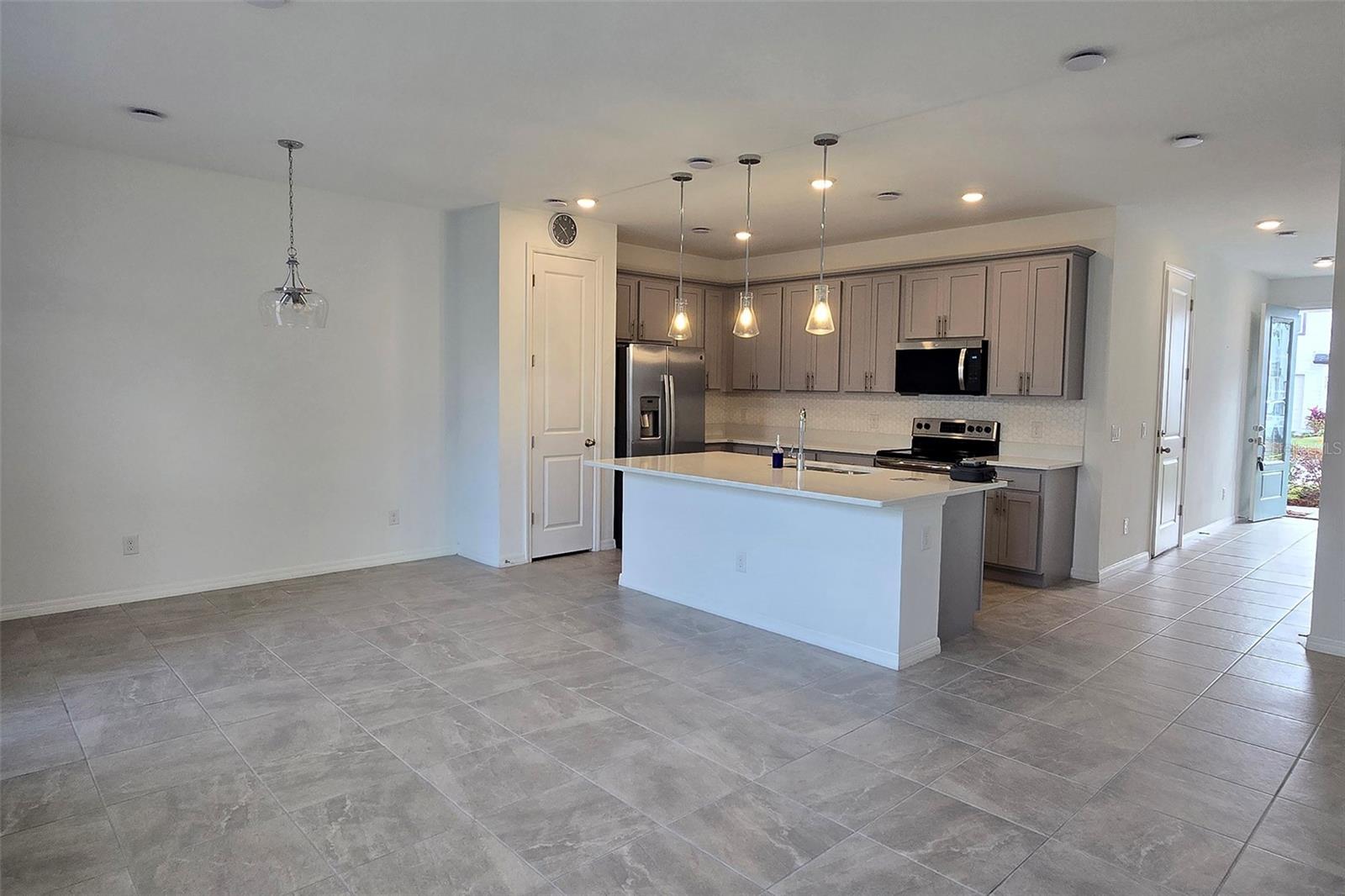 Image 5 of 46 For 742 Longboat Drive