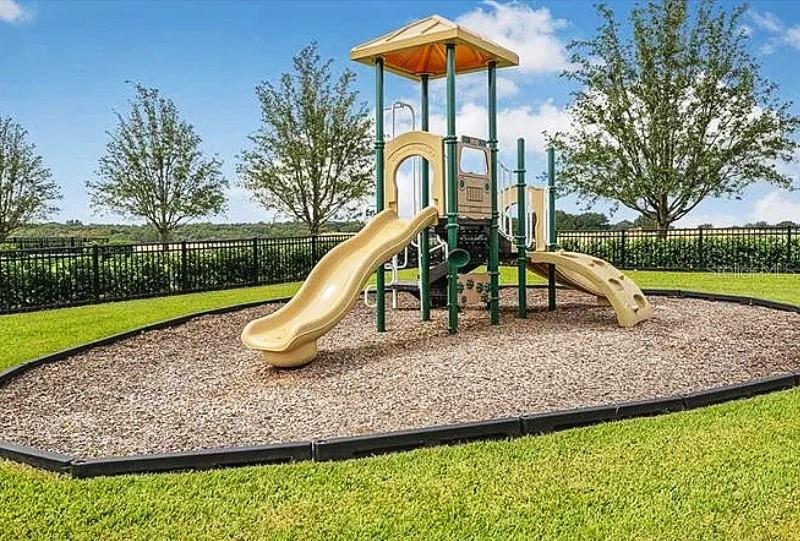 Image 6 of 7 For 15590 Murcott Blossom Boulevard