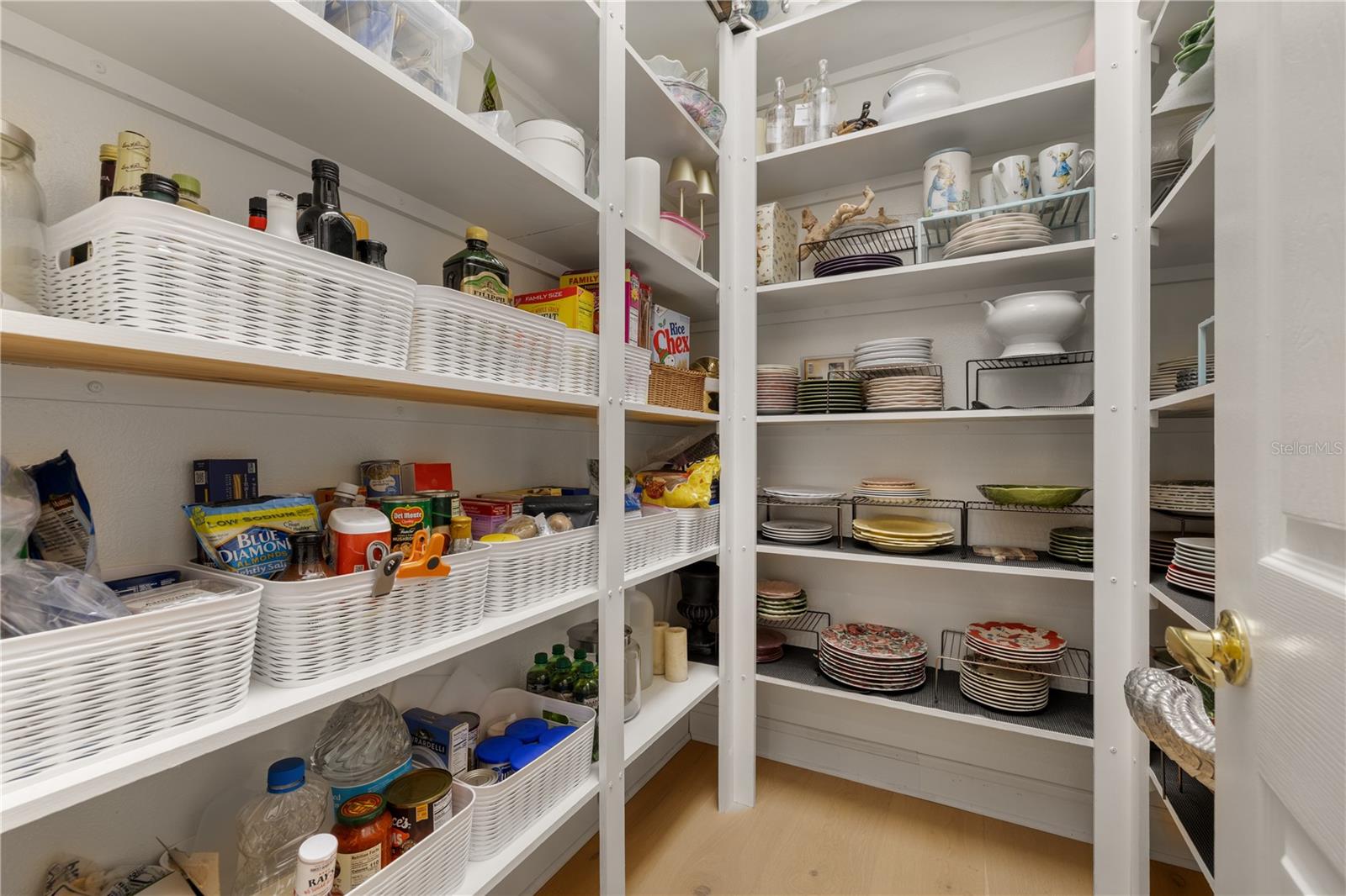 Image 13 of 78 For 529 Greenbrier Avenue