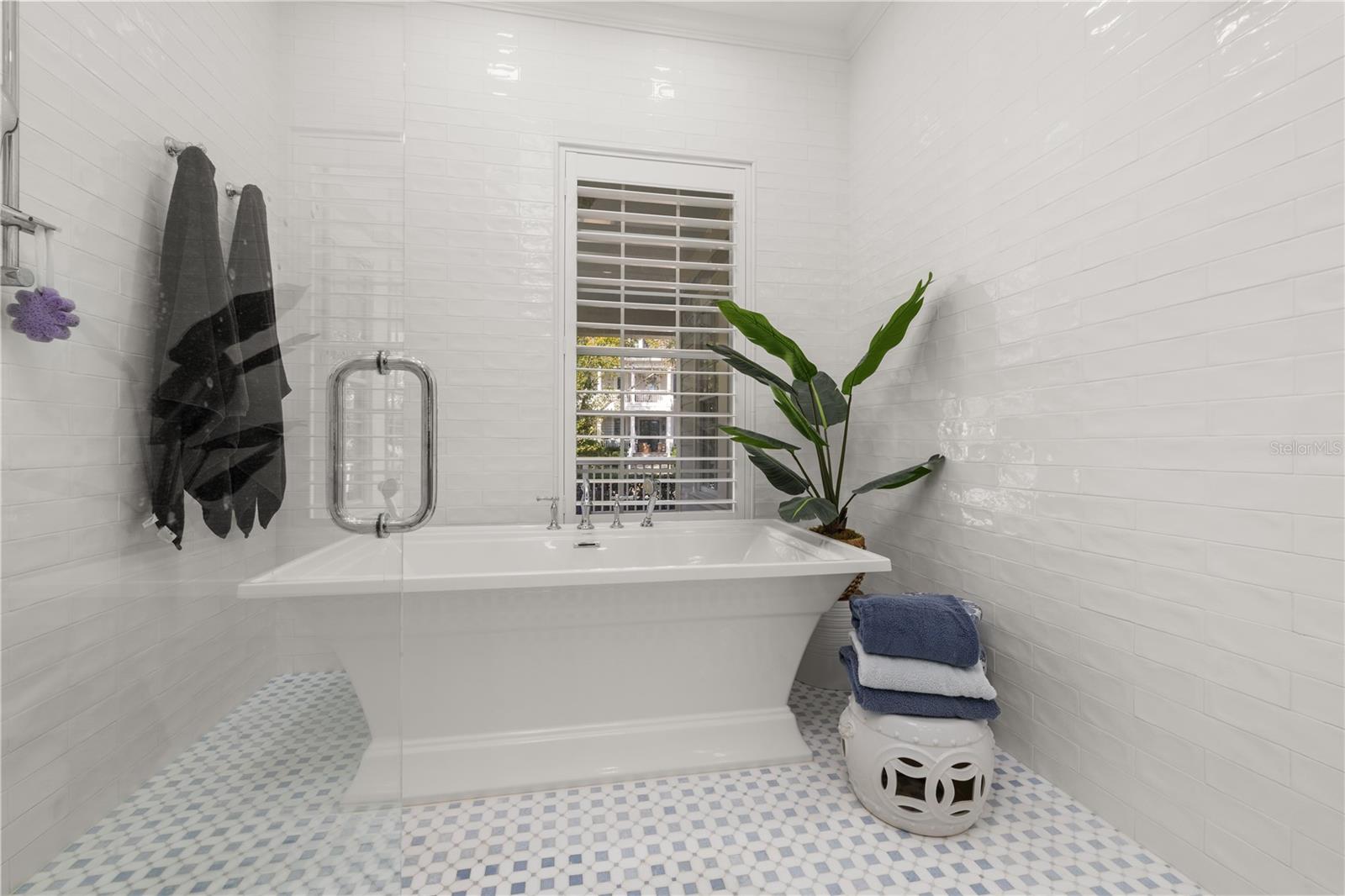 Image 23 of 78 For 529 Greenbrier Avenue