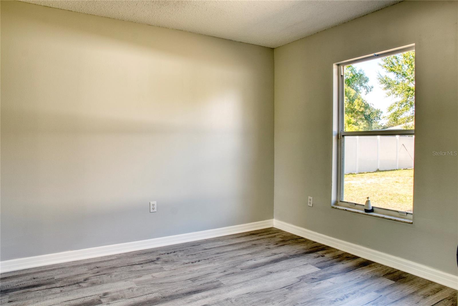 Image 13 of 24 For 1447 Kingston Way