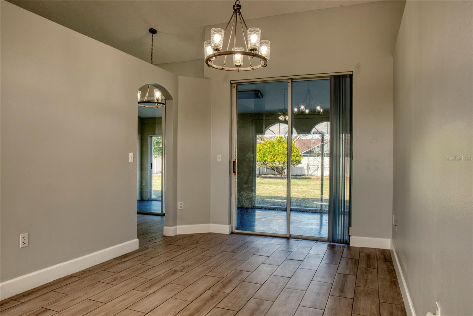 Image 5 of 24 For 1447 Kingston Way