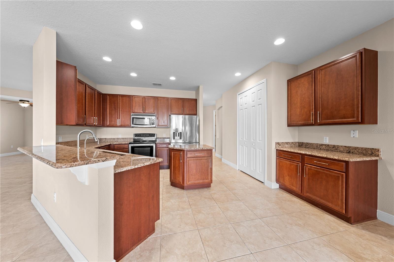 Image 14 of 44 For 3817 Golden Feather Way