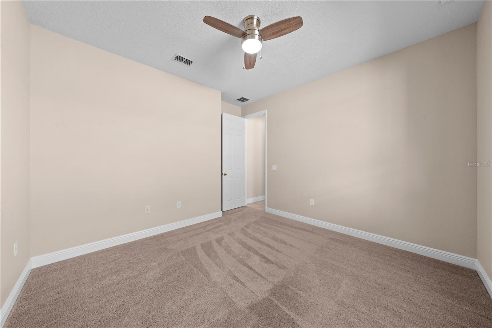 Image 21 of 44 For 3817 Golden Feather Way