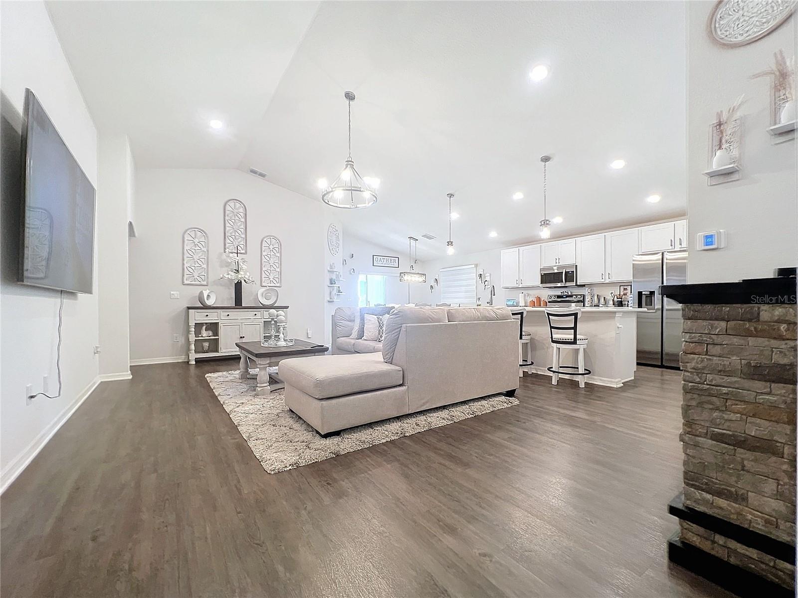 Image 2 of 15 For 2027 Dexter Street