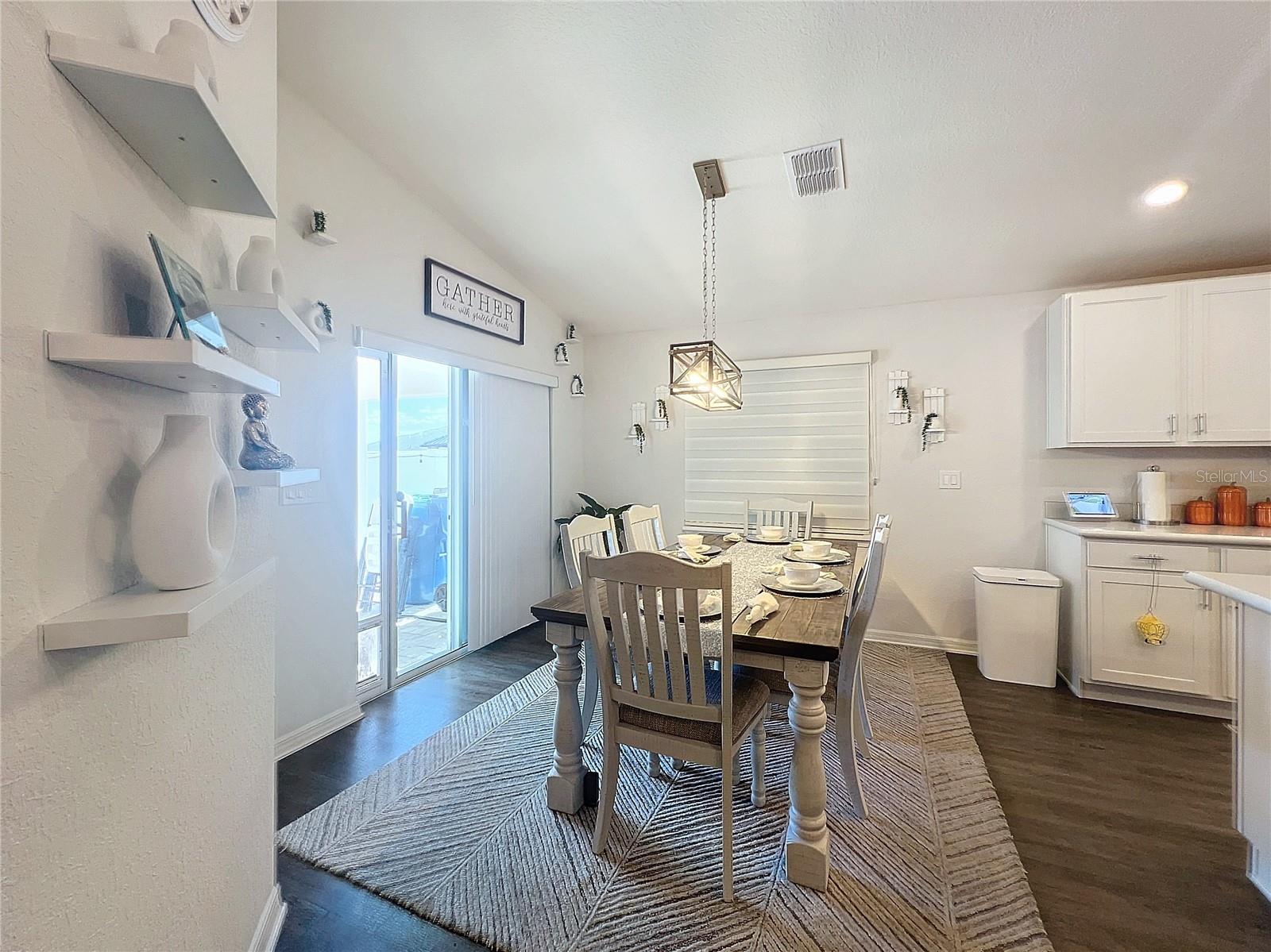 Image 5 of 15 For 2027 Dexter Street