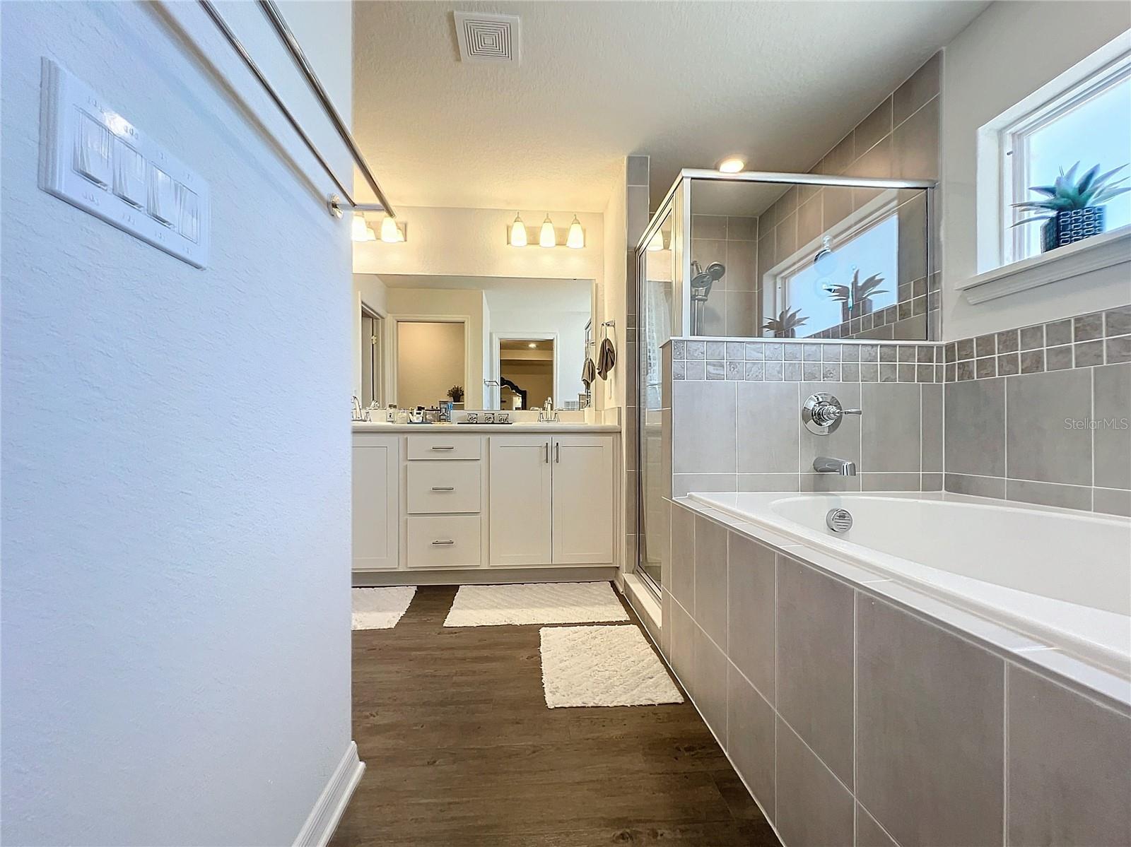 Image 9 of 15 For 2027 Dexter Street