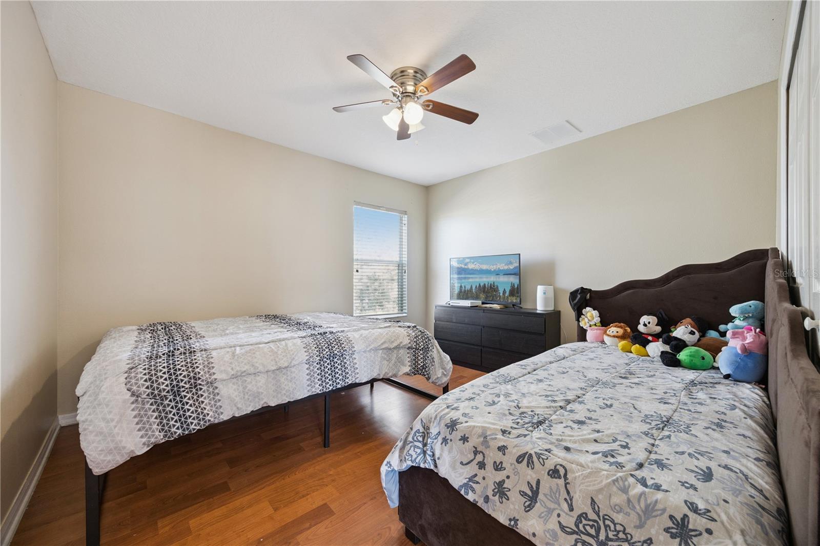 Image 37 of 68 For 3660 Daydream Place