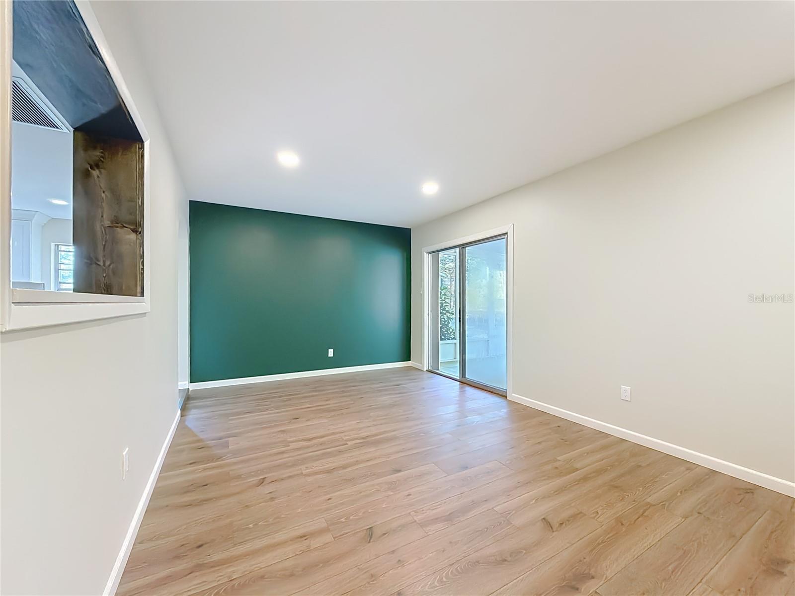 Image 19 of 66 For 2450 40th Street