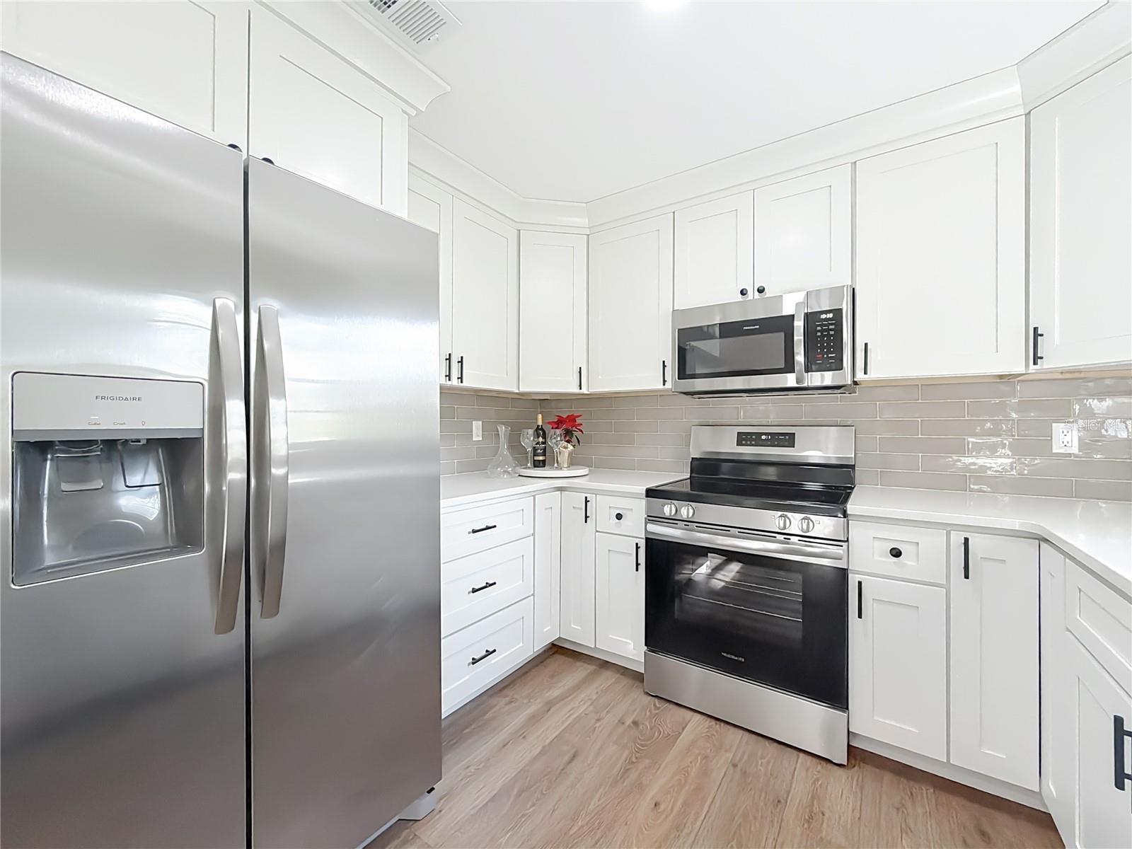 Image 22 of 66 For 2450 40th Street