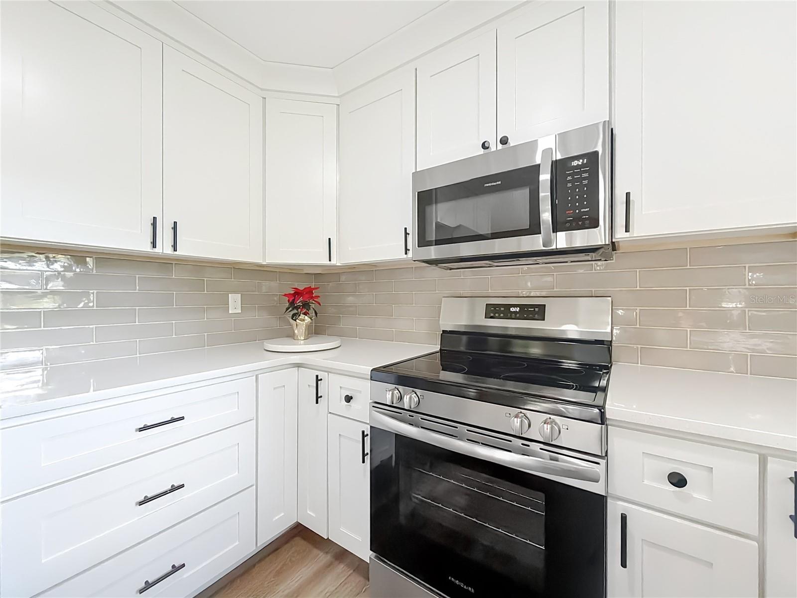 Image 24 of 66 For 2450 40th Street