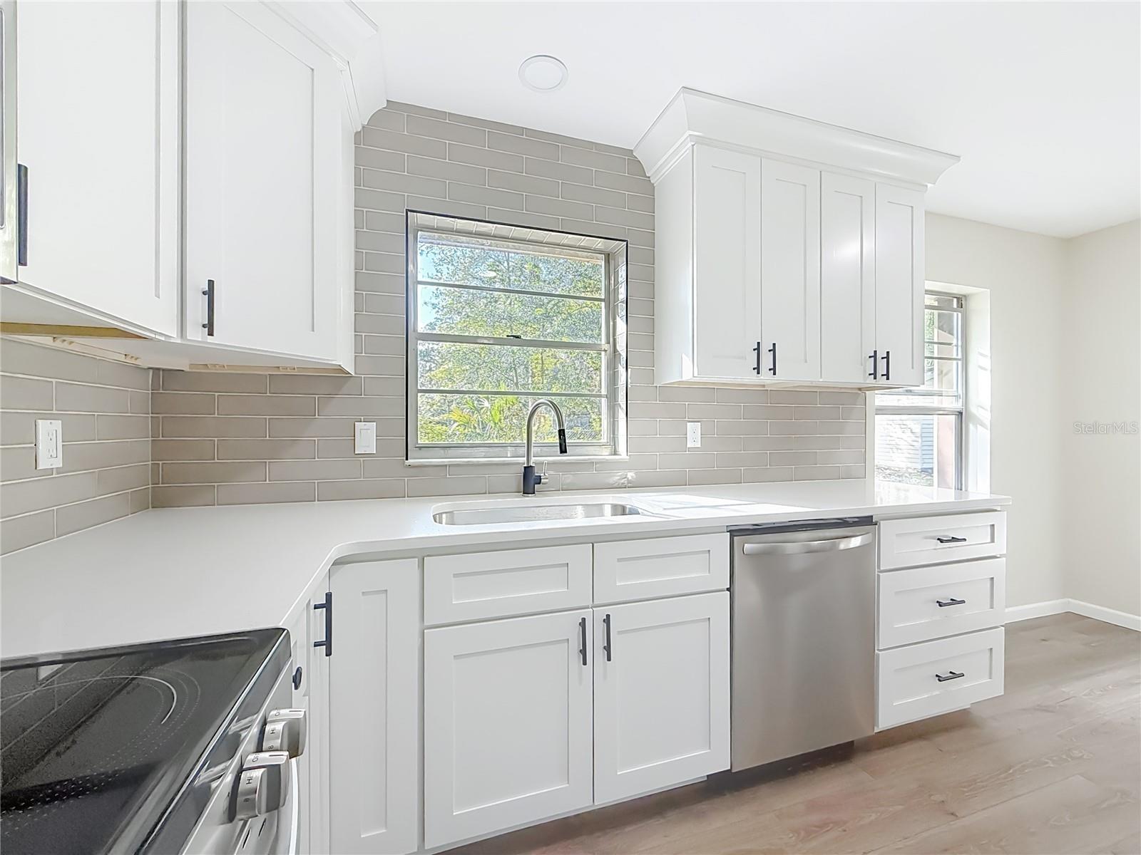 Image 26 of 66 For 2450 40th Street