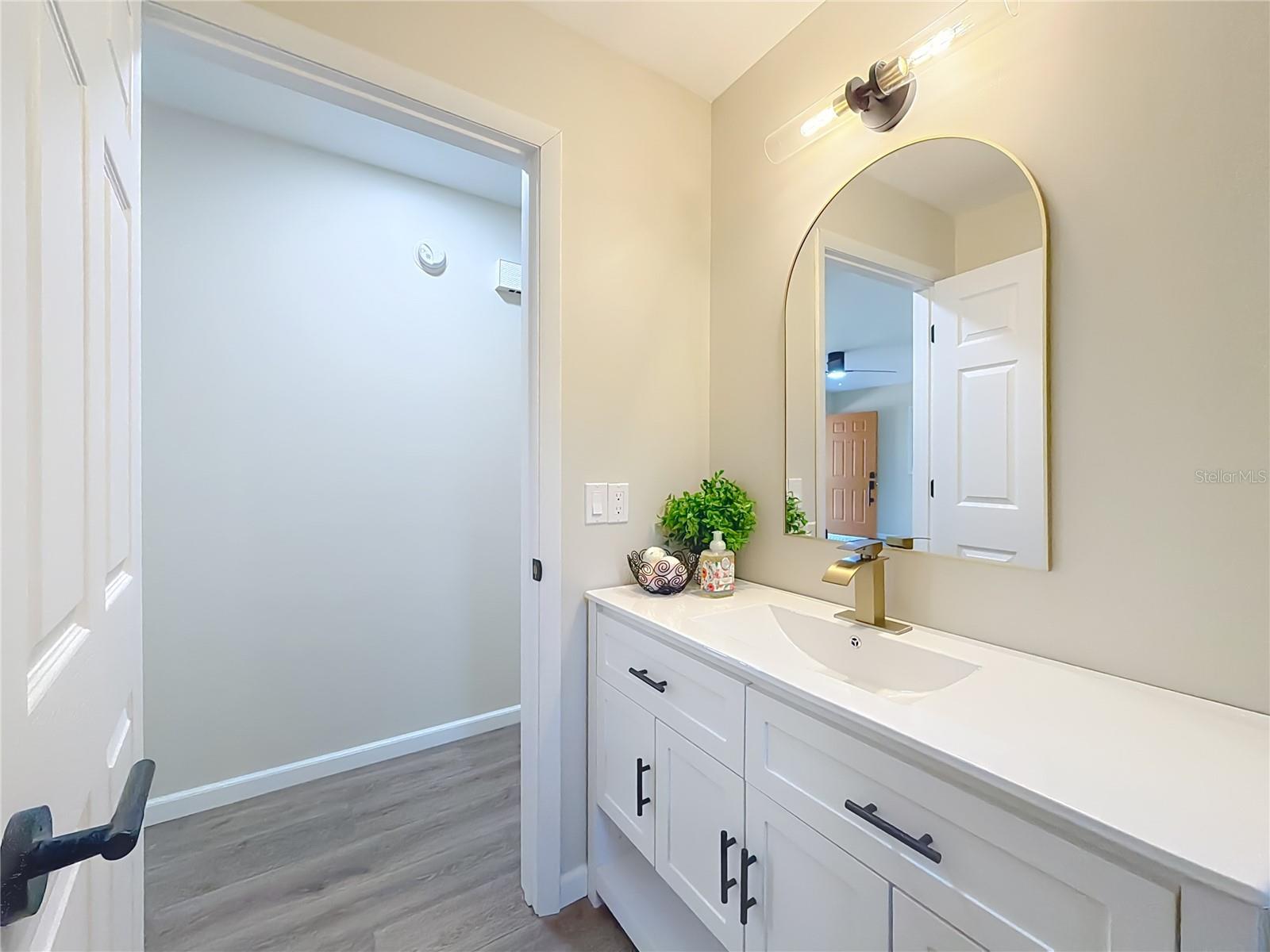 Image 34 of 66 For 2450 40th Street