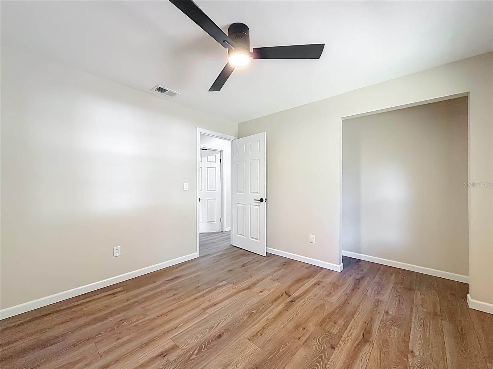 Image 37 of 66 For 2450 40th Street