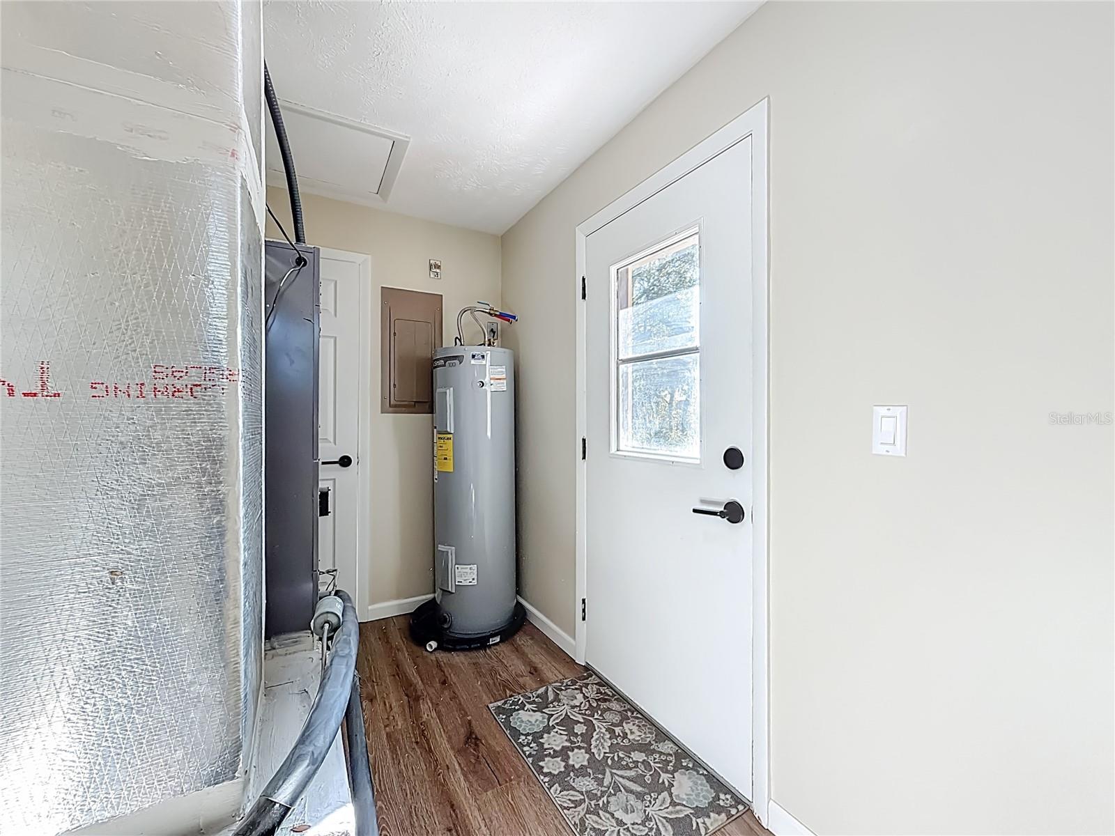 Image 45 of 66 For 2450 40th Street