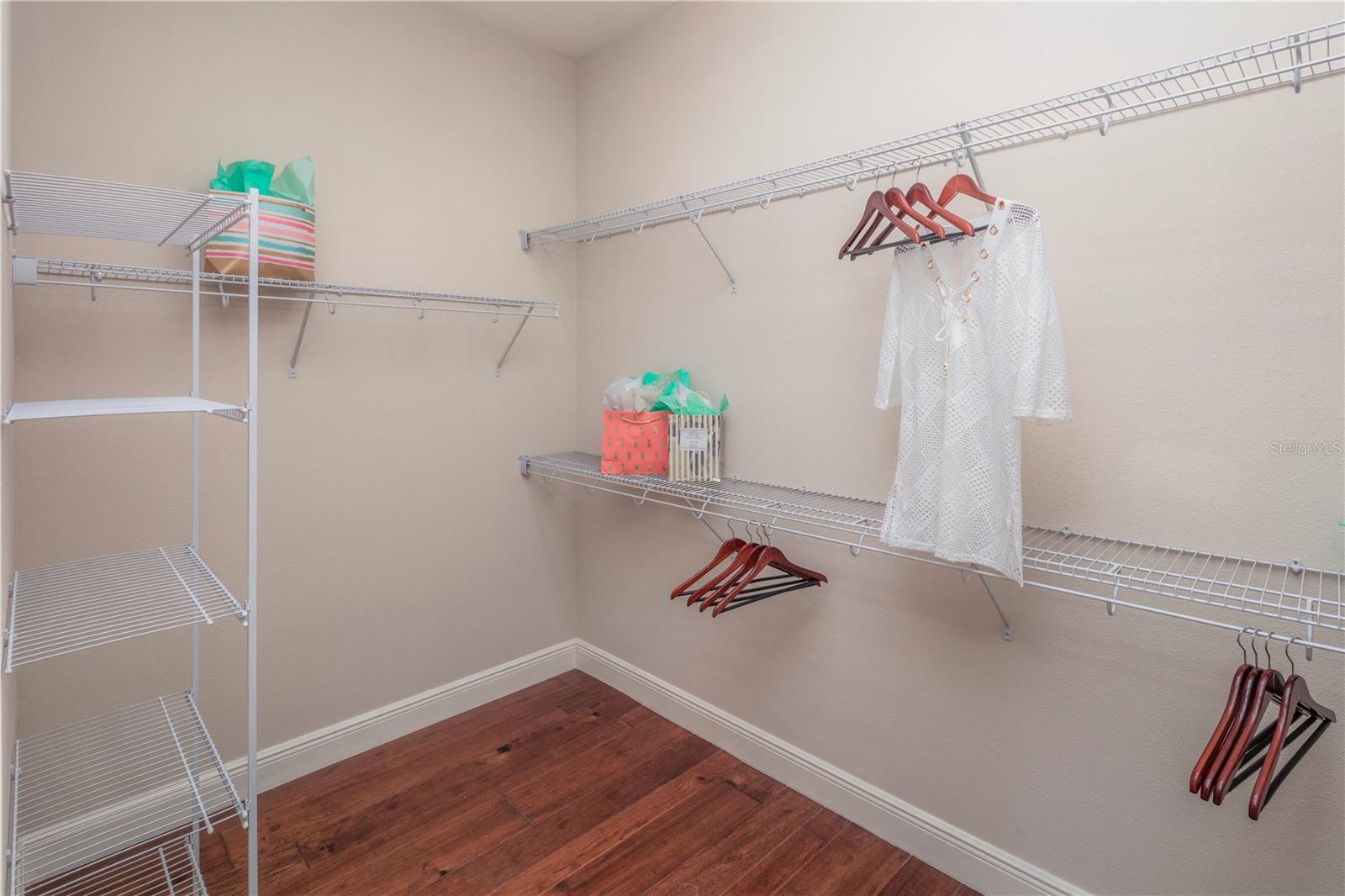 Image 16 of 31 For 2454 Dream Home Court