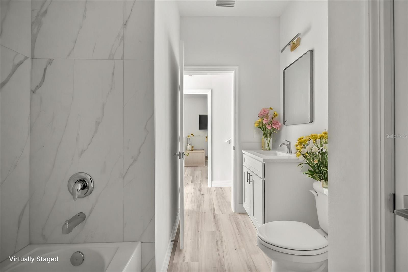 Image 11 of 33 For 688 Euclid Avenue