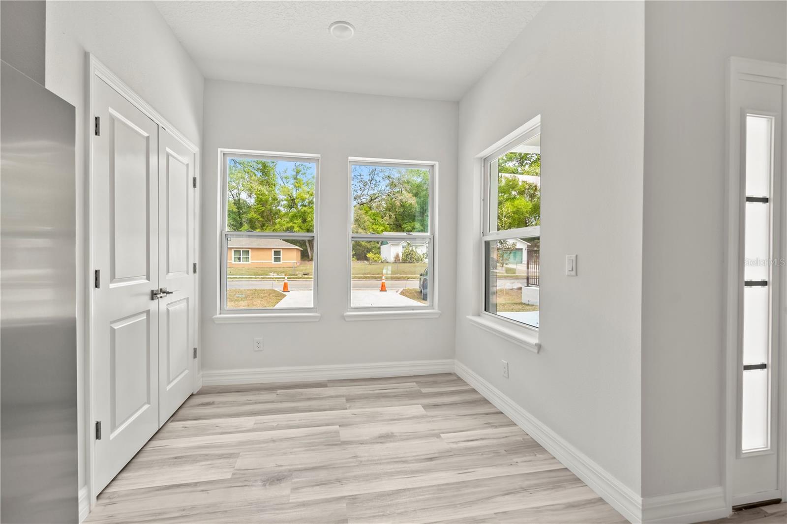 Image 22 of 33 For 688 Euclid Avenue