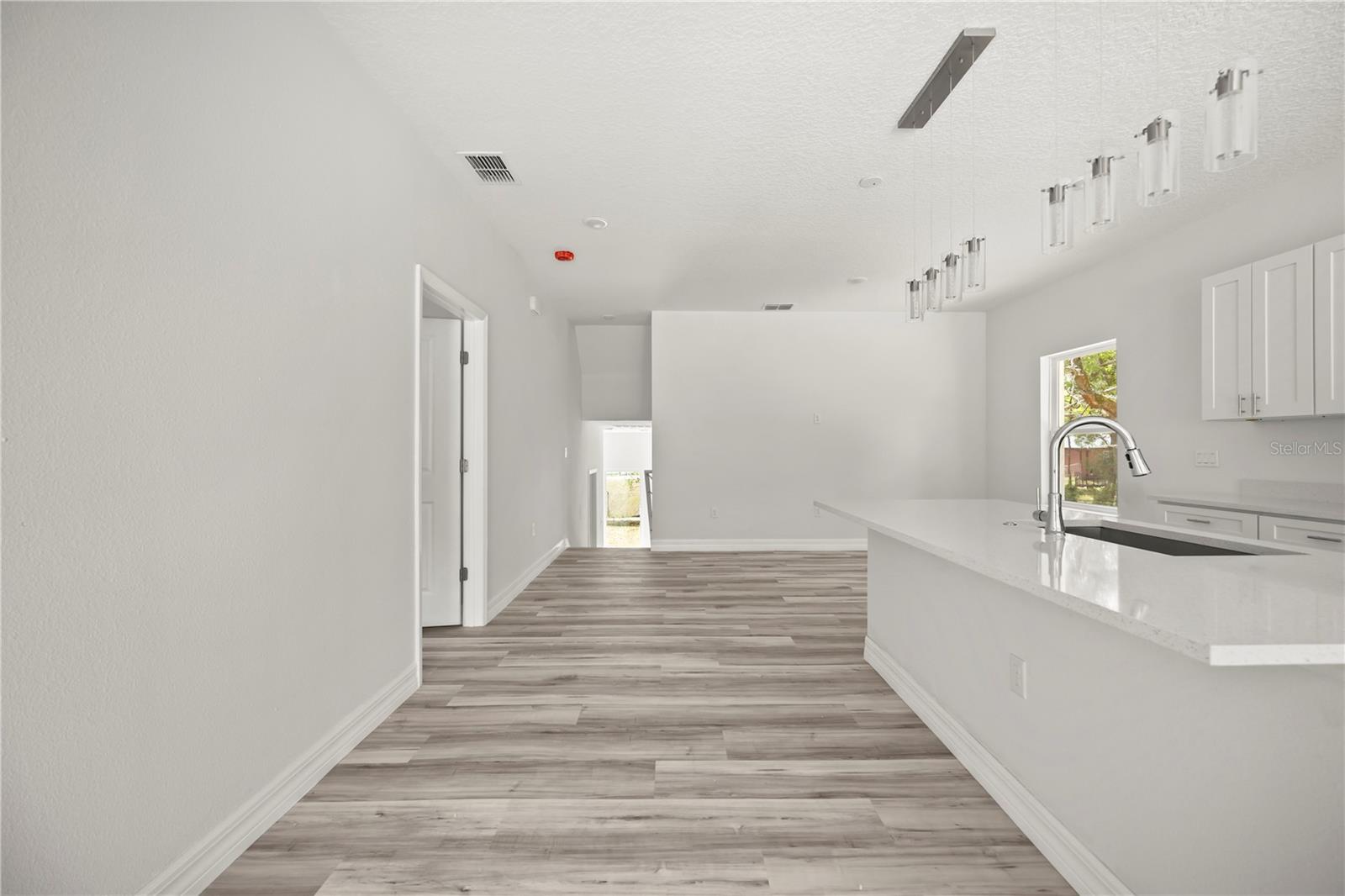 Image 26 of 33 For 688 Euclid Avenue