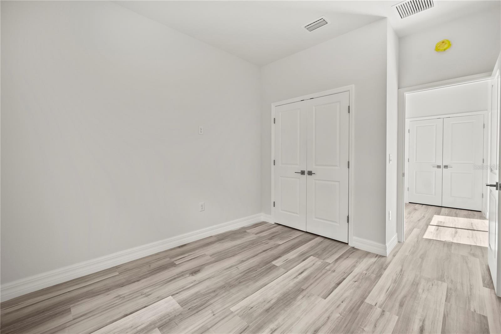 Image 4 of 33 For 688 Euclid Avenue