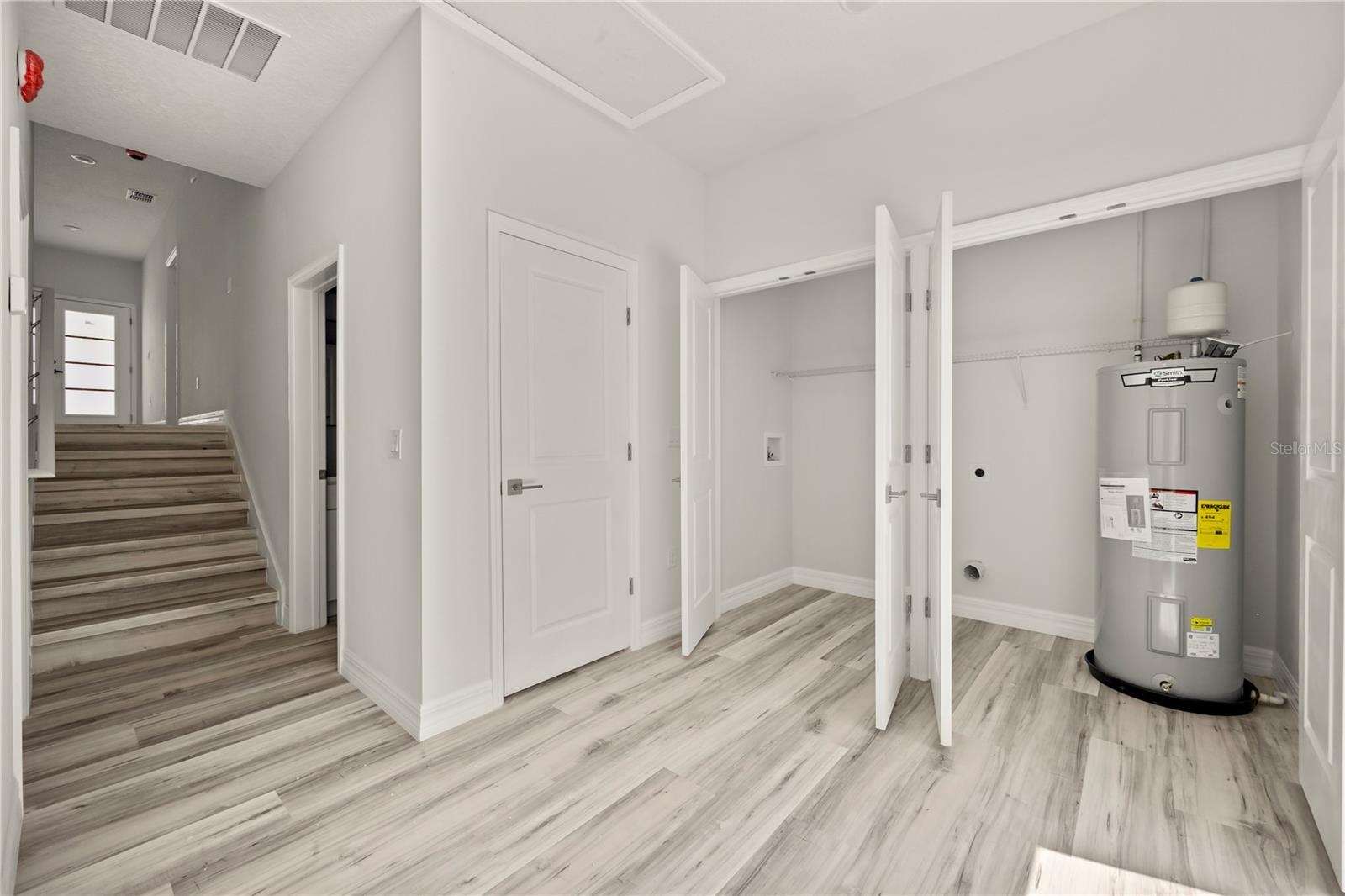 Image 5 of 33 For 688 Euclid Avenue