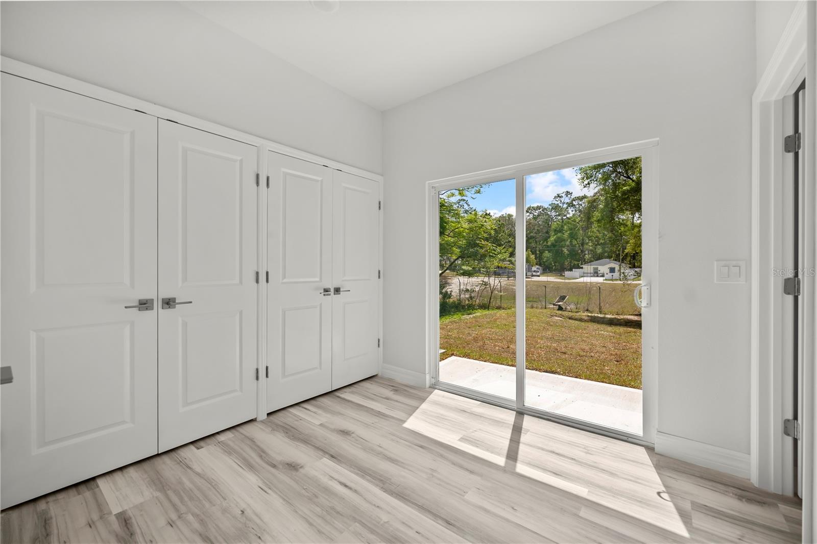 Image 8 of 33 For 688 Euclid Avenue