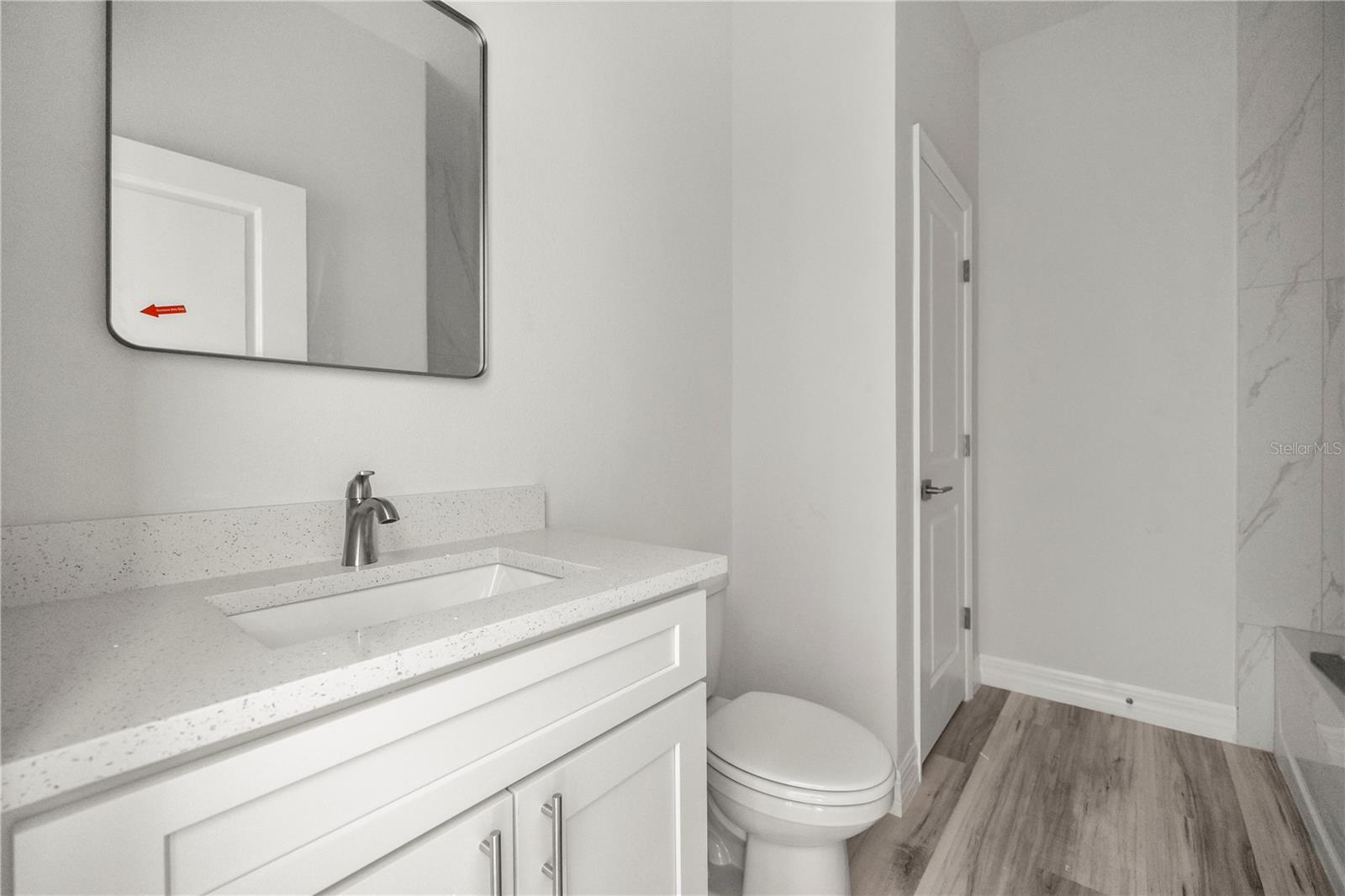 Image 9 of 33 For 688 Euclid Avenue