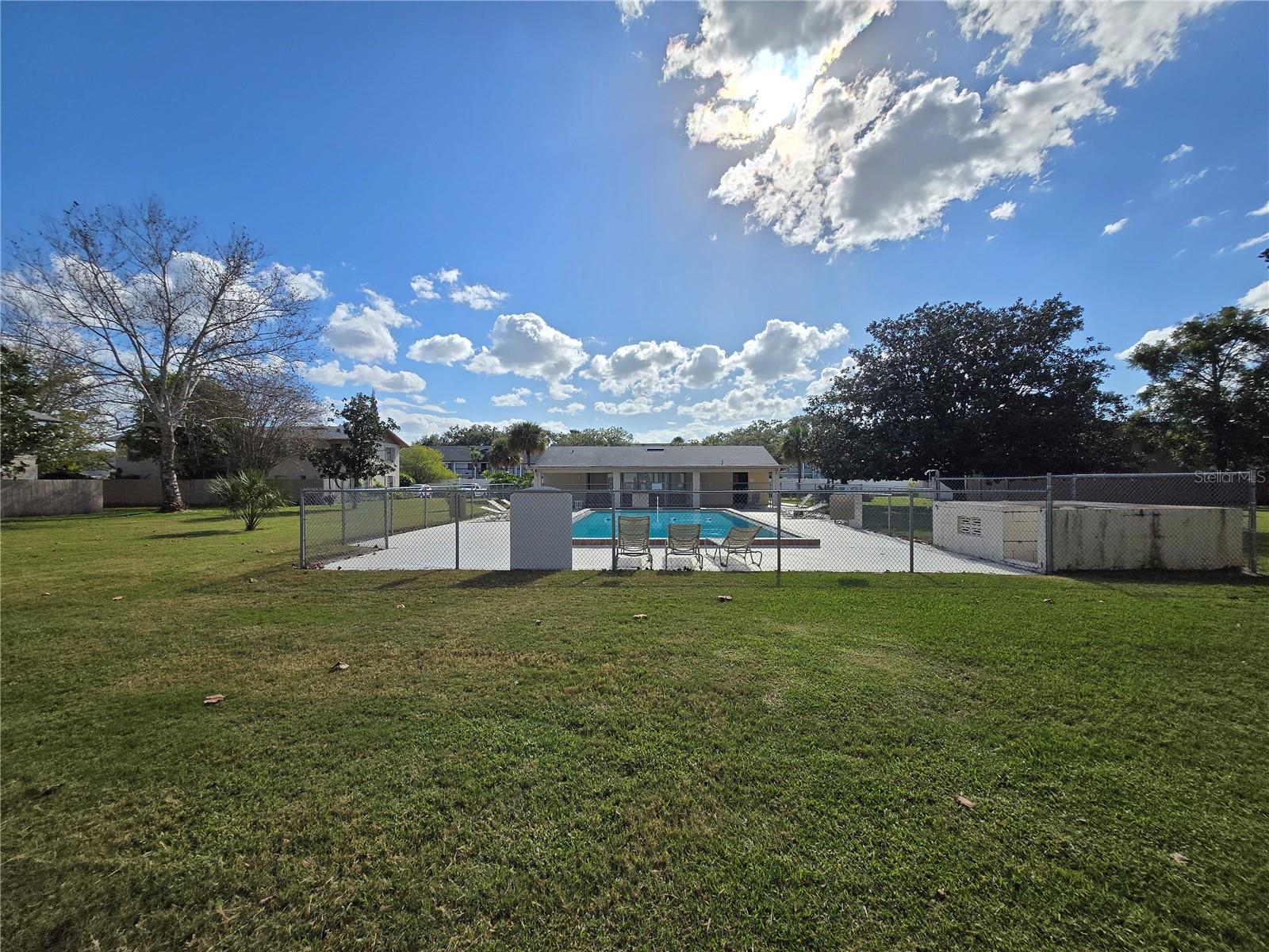 Image 5 of 38 For 1902 Honour Road 8