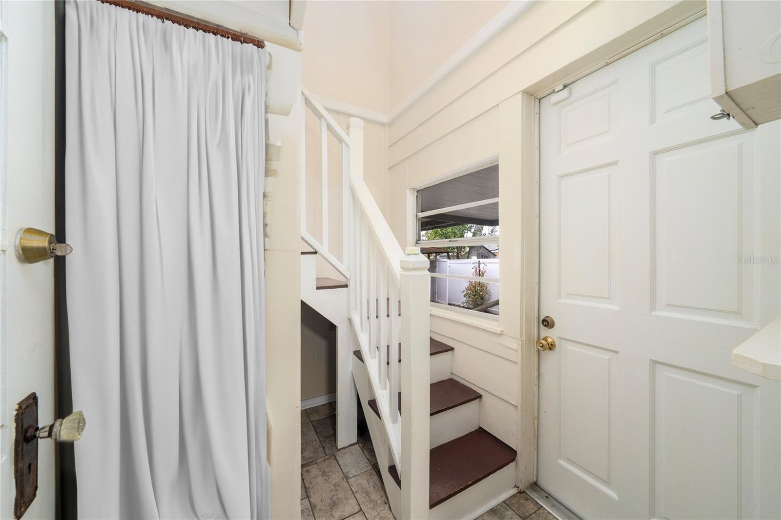 Image 17 of 38 For 511 Glendale Street