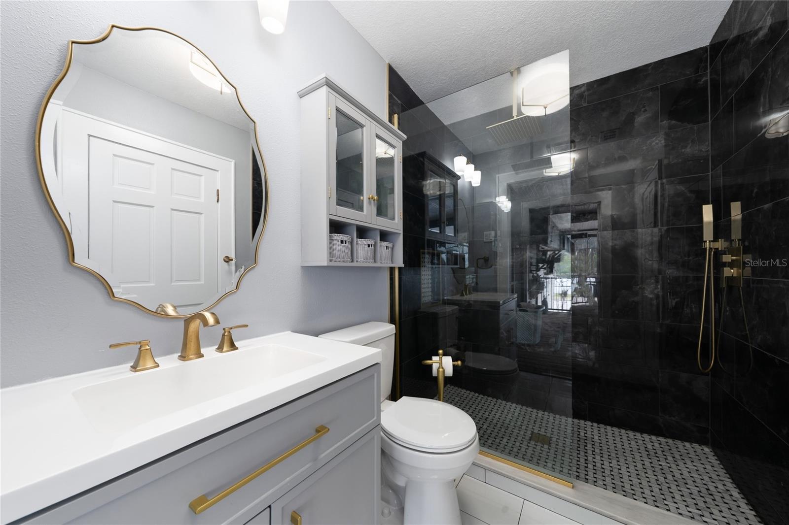 Image 28 of 38 For 511 Glendale Street