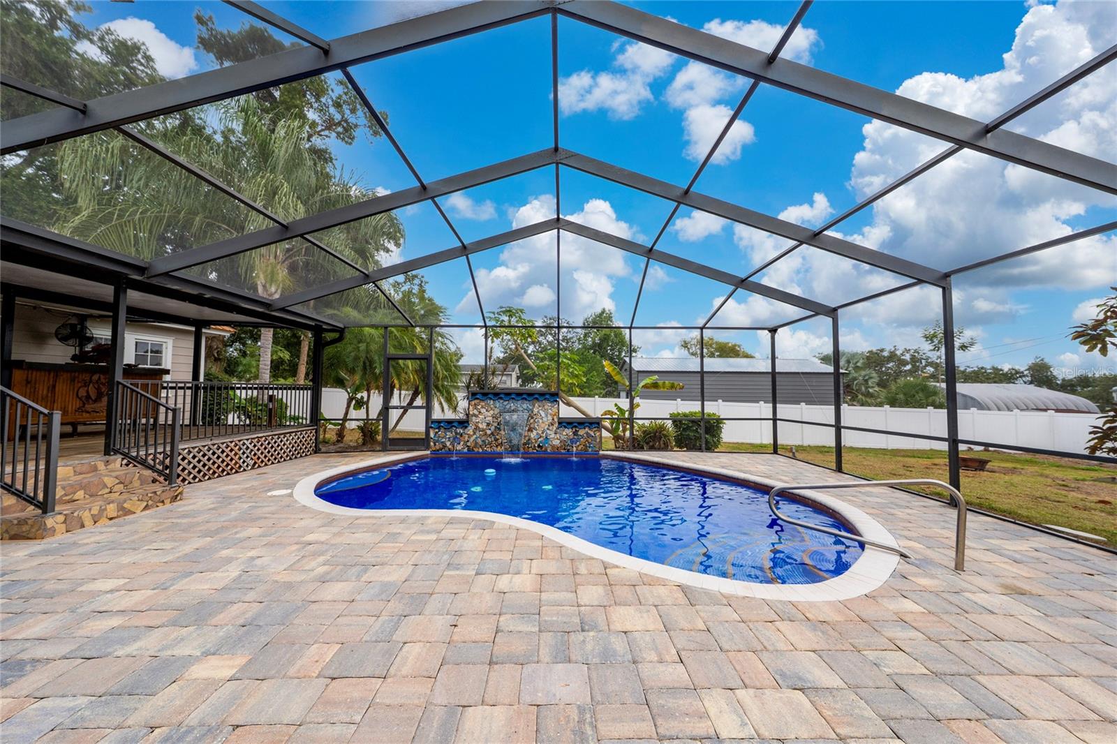 Image 33 of 38 For 511 Glendale Street