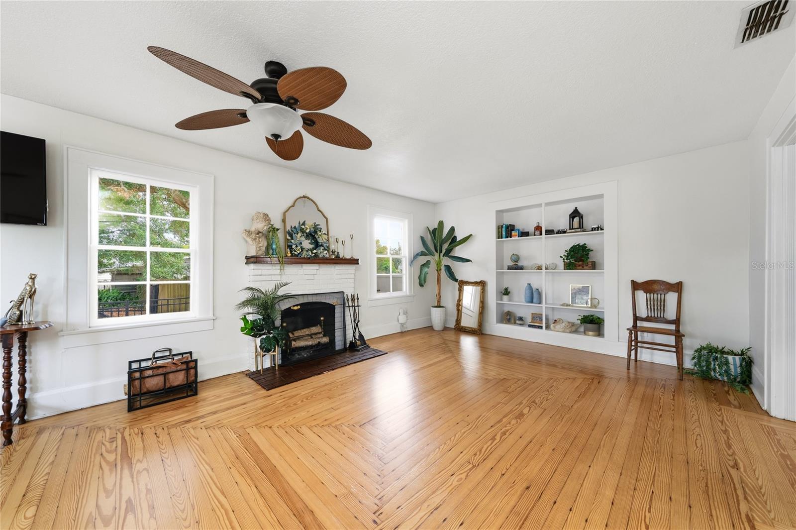 Image 8 of 38 For 511 Glendale Street