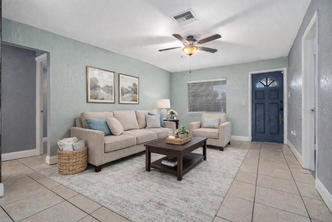 Image 3 of 36 For 4595 Kissimmee Park Road