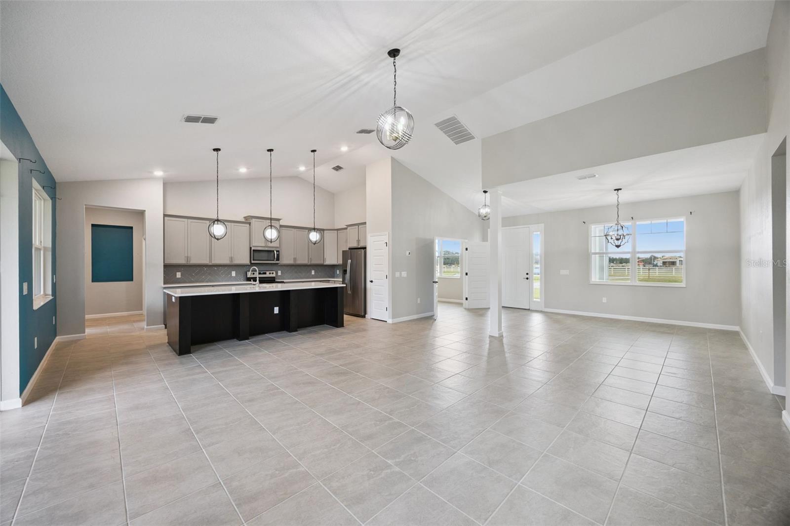 Image 2 of 61 For 7179 Old Melbourne Highway